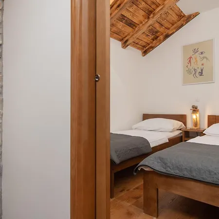 Old House With Pool, Jacuzzi Casa vacanze Sumet