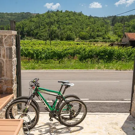 Old House With Pool, Jacuzzi Sumet