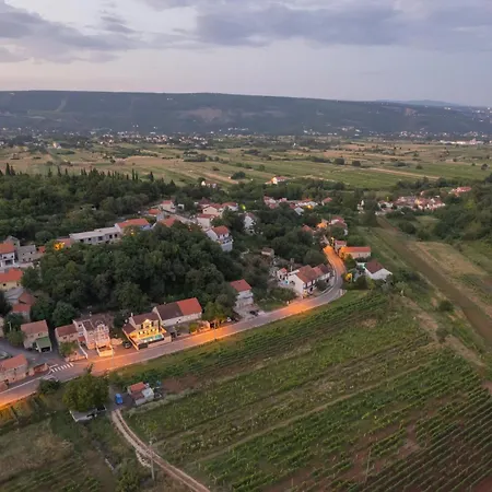 펜션 Old House With Pool, Jacuzzi *