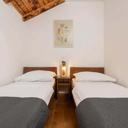 Old House With Pool, Jacuzzi