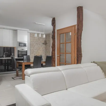 Old House With Pool, Jacuzzi * Sumet