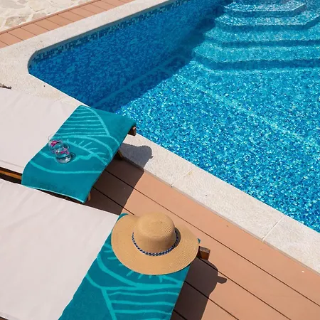 Old House With Pool, Jacuzzi