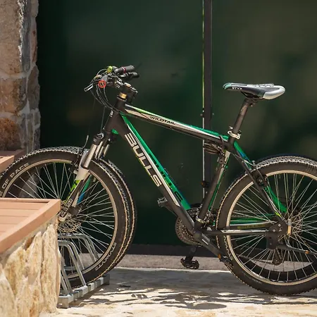 펜션 Old House With Pool, Jacuzzi *