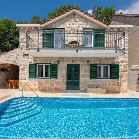 Old House With Pool, Jacuzzi * Sumet